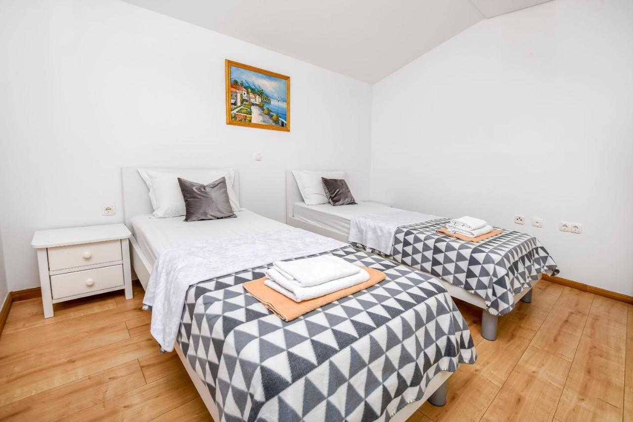Apartments Silvana Rogoznica  Esterno foto