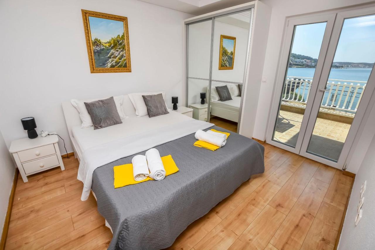 Apartments Silvana Rogoznica  Esterno foto